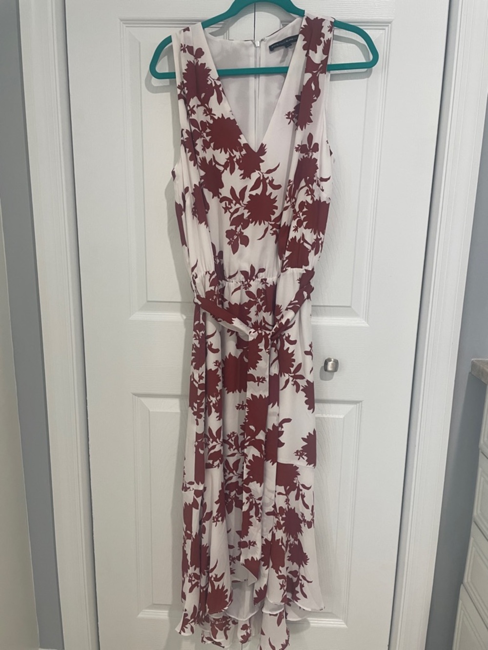 White House Black Market Sleeveless Floral High-Low Hem Dress